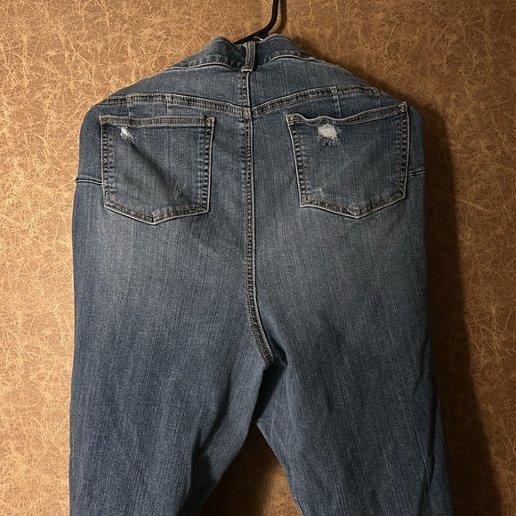 Torrid size 20s bombshell distressed skinny jeans. Very good condition. - Picture 3 of 4